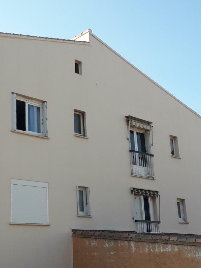 Nature Et Loisirs: Parking/ Piscine Apartment