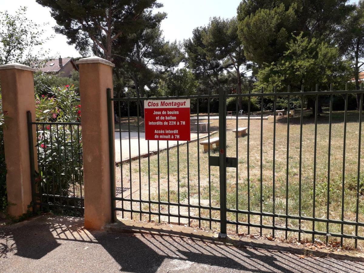 Nature Et Loisirs: Parking/ Piscine Appartement Bandol